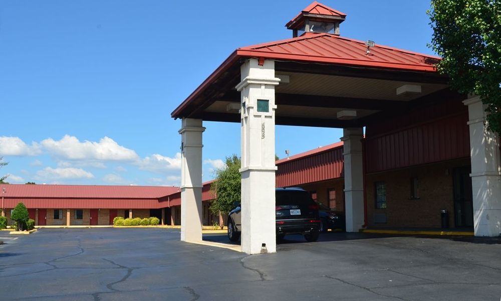 Americas Best Value Inn - Бейтсвилл Экстерьер фото