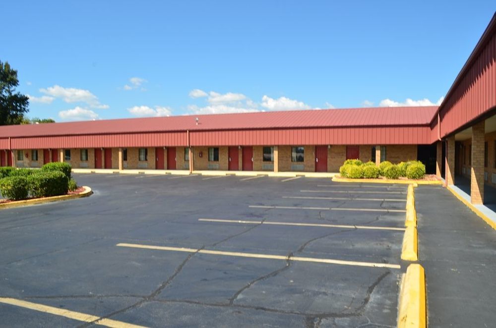 Americas Best Value Inn - Бейтсвилл Экстерьер фото