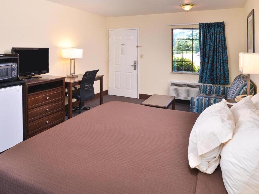 Americas Best Value Inn - Бейтсвилл Экстерьер фото