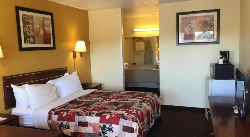Americas Best Value Inn - Бейтсвилл Экстерьер фото