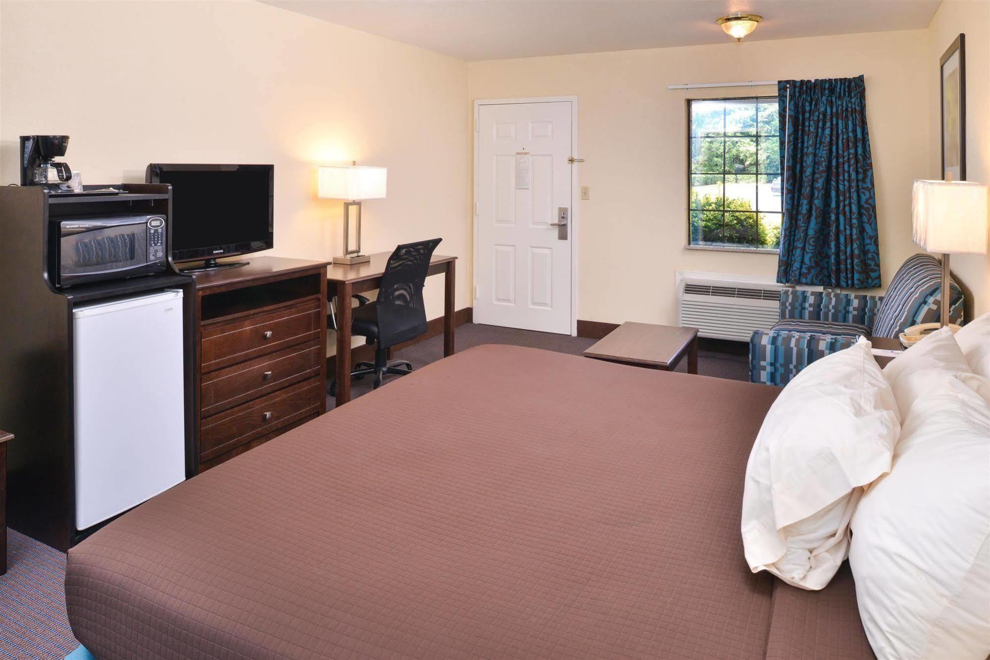 Americas Best Value Inn - Бейтсвилл Экстерьер фото