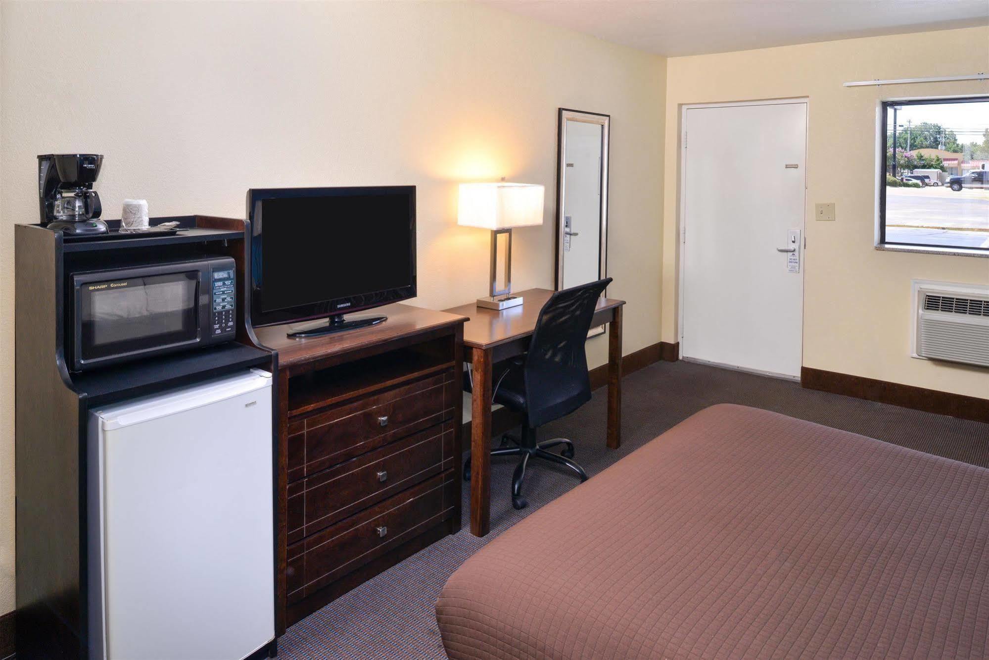 Americas Best Value Inn - Бейтсвилл Экстерьер фото