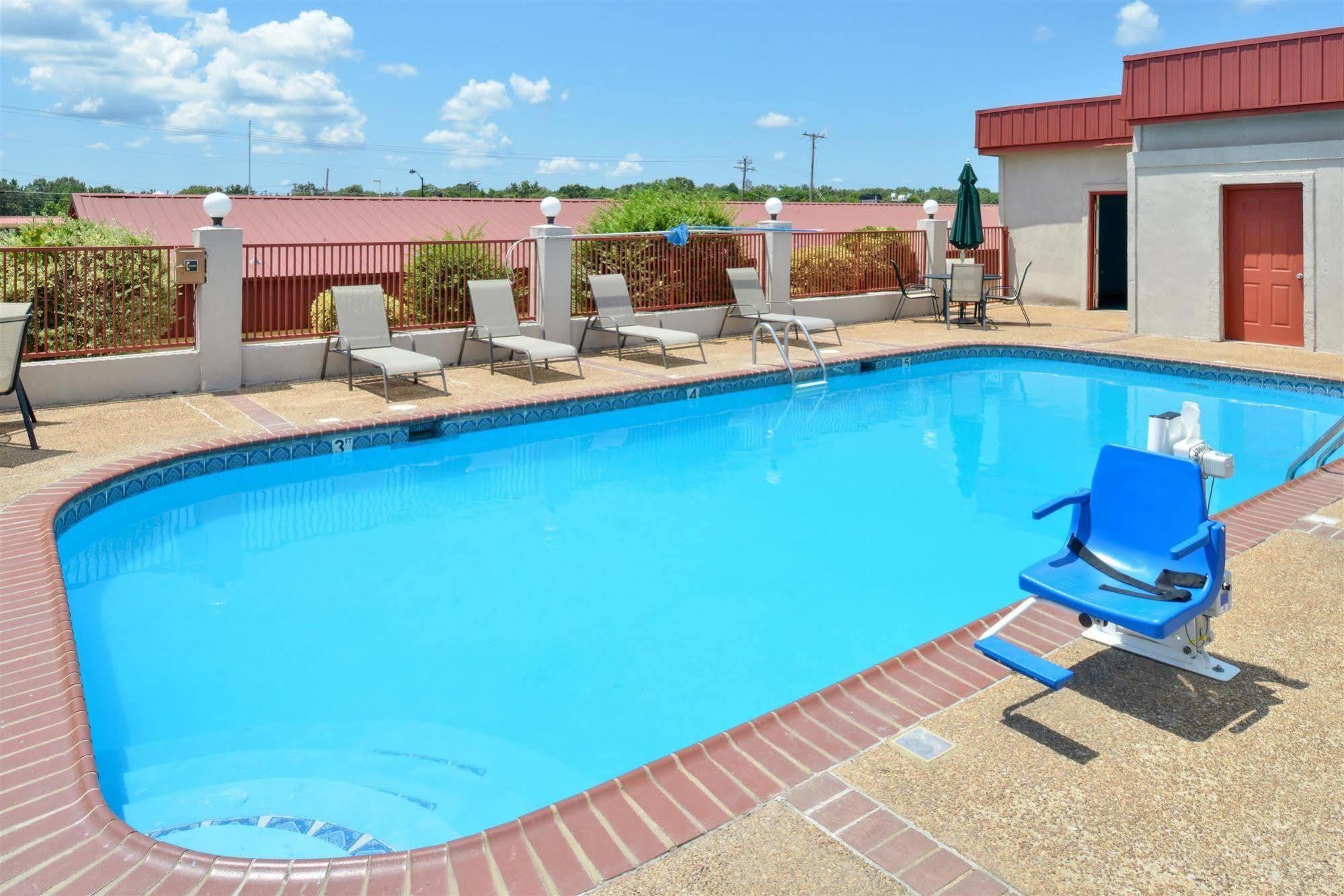 Americas Best Value Inn - Бейтсвилл Экстерьер фото